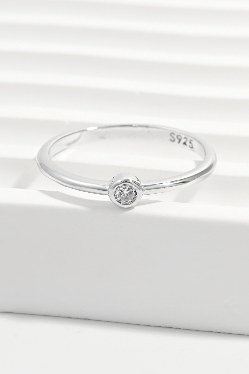 Halo Girl Minimalist Ring