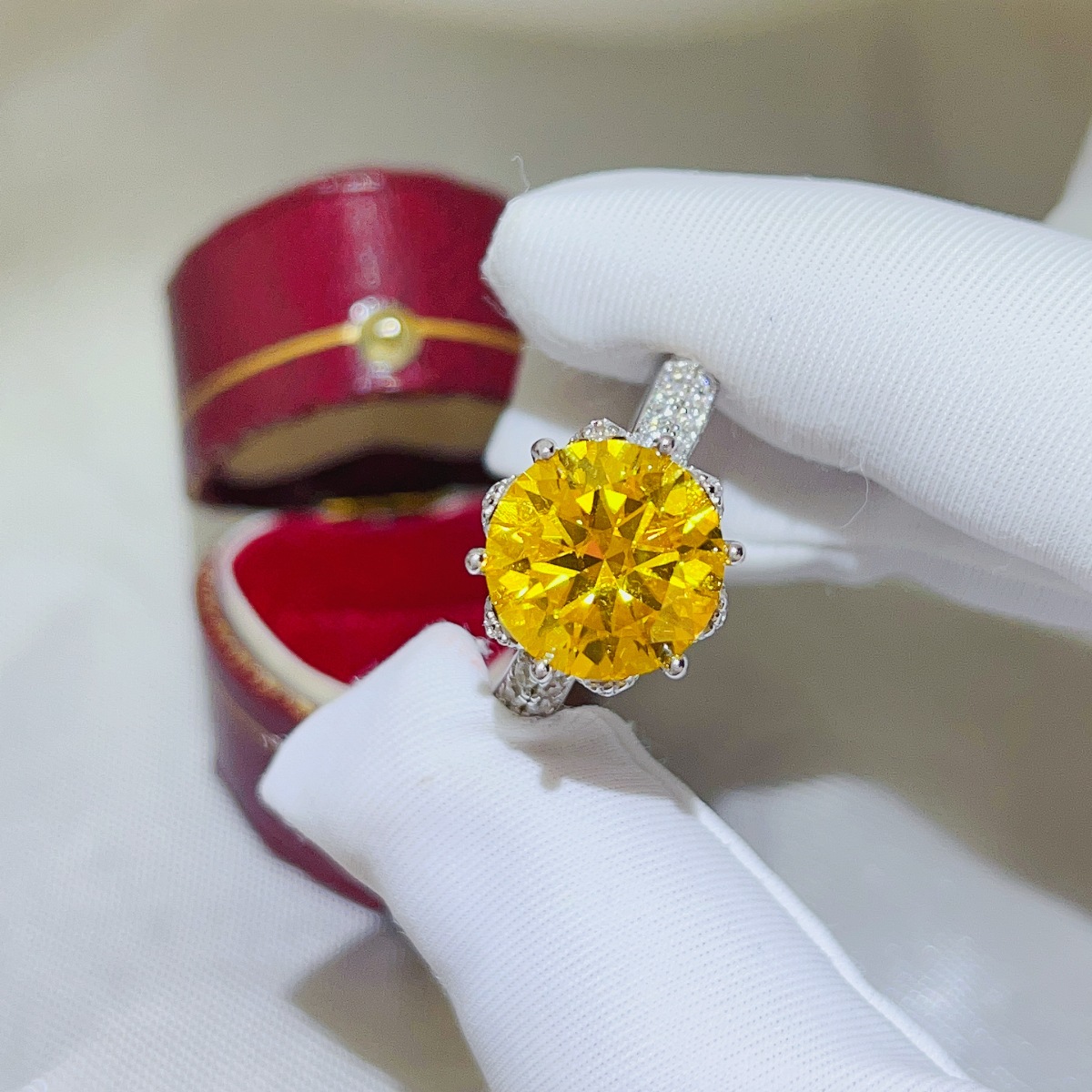 Solaris Yellow Moissanite Ring